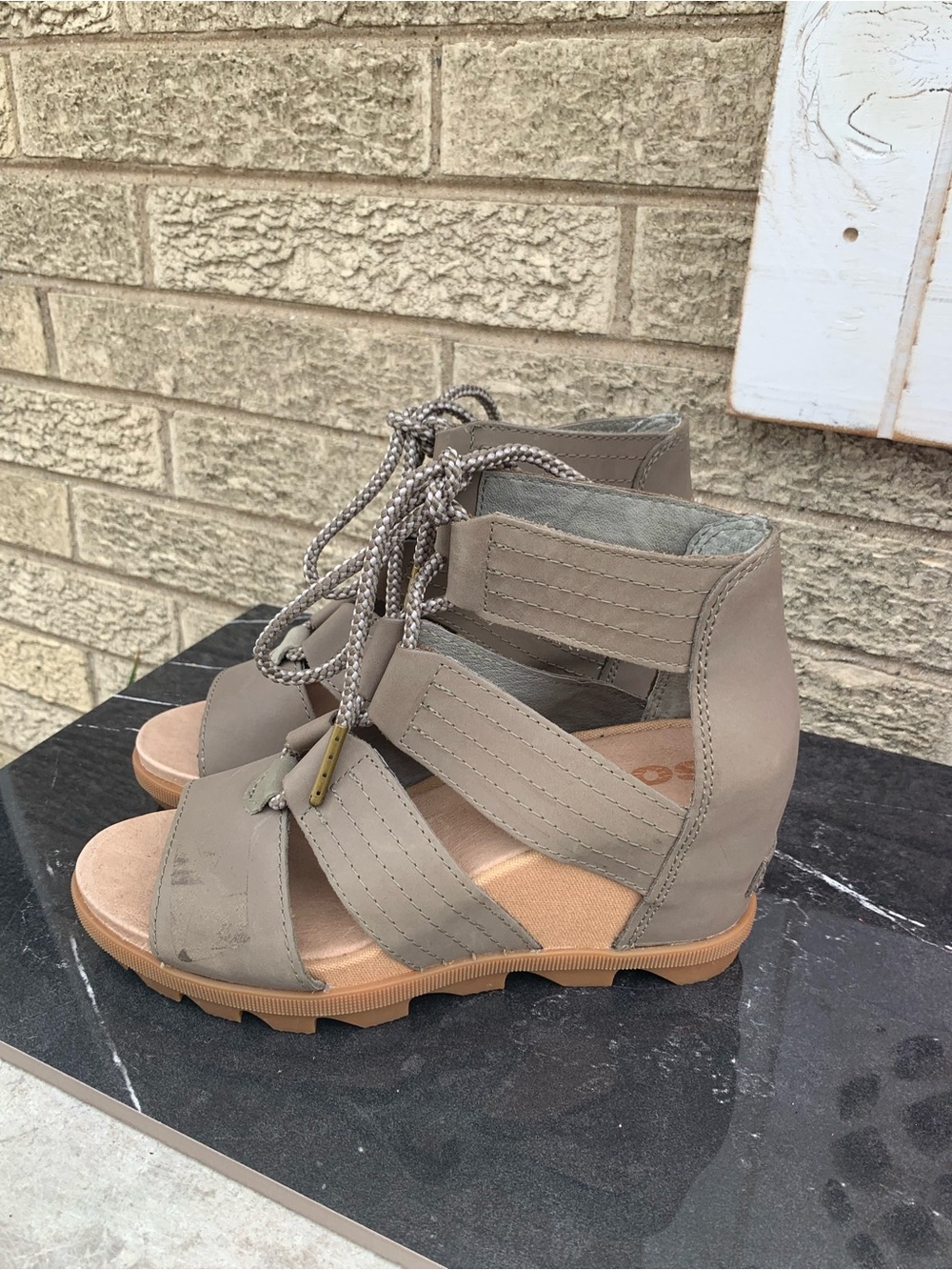 SOREL Joanie II Leather Wedge Sandals size 7